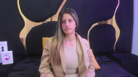 GiaRoussel online show from 09/19/25, 03:56