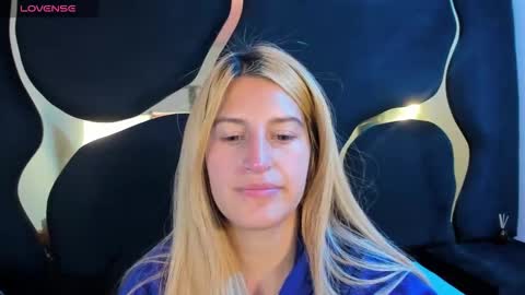 GiaRoussel online show from 02/15/26, 04:25