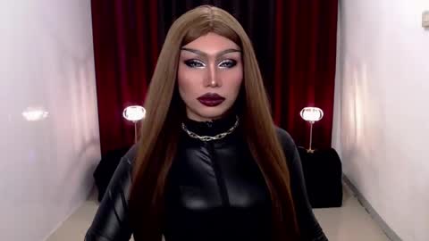 Snapshot of giaxxx01 chatting on 12/13/24, 02:21 Gia X online show from 12/13/24, 02:21