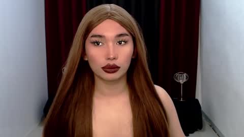 Snapshot of giaxxx01 chatting on 01/05/25, 04:47 Gia X online show from 01/05/25, 04:47