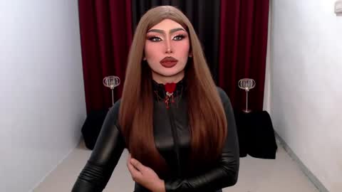 Snapshot of giaxxx01 chatting on 02/24/25, 05:33 Gia X online show from 02/24/25, 05:33