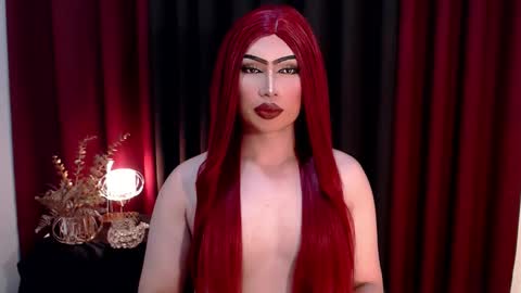 Snapshot of giaxxx01 chatting on 10/12/25, 05:17 Gia X online show from 10/12/25, 05:17