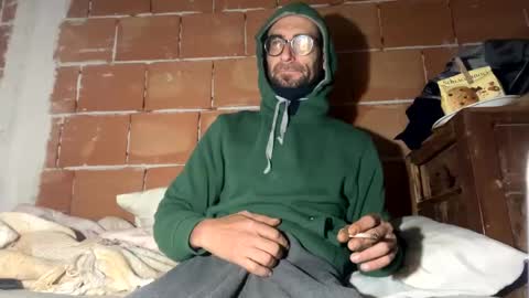 Snapshot of gicobest chatting on 01/19/25, 05:37 Corrado online show from 01/19/25, 05:37