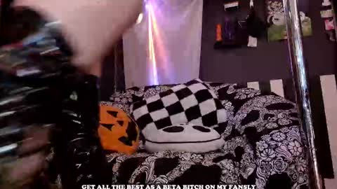 Giggles online show from 02/02/26, 06:06