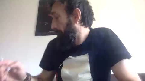 Snapshot of giggy81 chatting on 10/19/25, 12:28 iggy online show from 10/19/25, 12:28