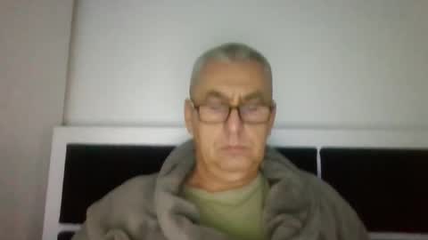 Snapshot of gigi1970 chatting on 10/18/25, 12:39 gigi1970 online show from 10/18/25, 12:39