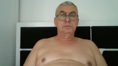 Snapshot of gigi1970 chatting on 10/30/25, 11:33 gigi1970 online show from 10/30/25, 11:33