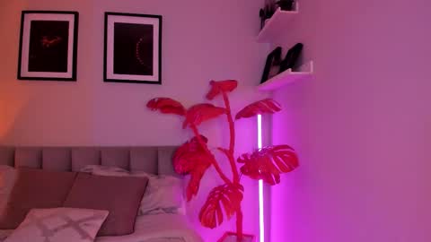 Snapshot of gigi_strawberry chatting on 03/28/26, 06:13 GIGI online show from 03/28/26, 06:13