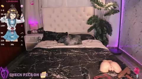 Snapshot of gigi_zahir chatting on 10/28/25, 06:06 Catty Zahir online show from 10/28/25, 06:06