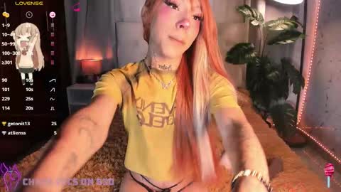 Snapshot of gigi_zahir chatting on 11/16/25, 01:22 Catty Zahir online show from 11/16/25, 01:22