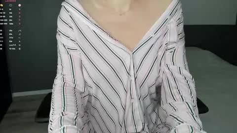 gigihadd online show from 10/01/25, 01:50