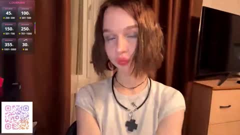 Snapshot of gigikray chatting on 10/30/25, 07:25 Molly online show from 10/30/25, 07:25