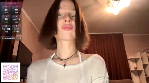 Snapshot of gigikray chatting on 11/15/25, 07:54 Molly online show from 11/15/25, 07:54