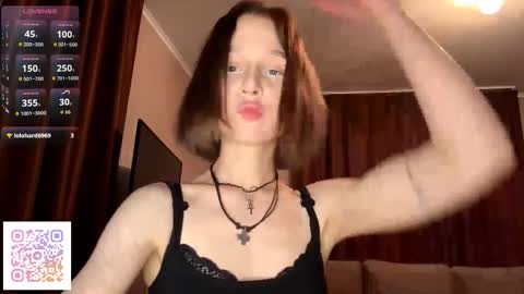 Snapshot of gigikray chatting on 11/16/25, 07:30 Molly online show from 11/16/25, 07:30