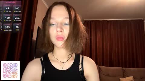 Snapshot of gigikray chatting on 11/19/25, 07:36 Molly online show from 11/19/25, 07:36