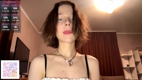 Snapshot of gigikray chatting on 11/27/25, 07:38 Molly online show from 11/27/25, 07:38