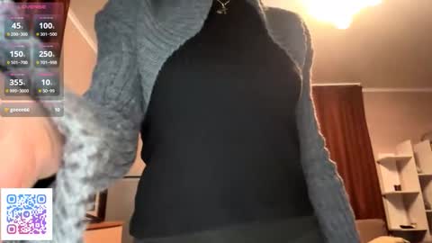 Snapshot of gigikray chatting on 12/04/25, 07:44 Molly online show from 12/04/25, 07:44