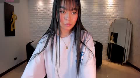 Snapshot of gigilee_ chatting on 01/04/25, 08:16 GIGI online show from 01/04/25, 08:16