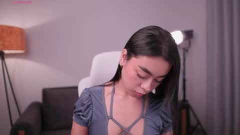Snapshot of gigilee_ chatting on 05/25/26, 01:55 GIGI online show from 05/25/26, 01:55
