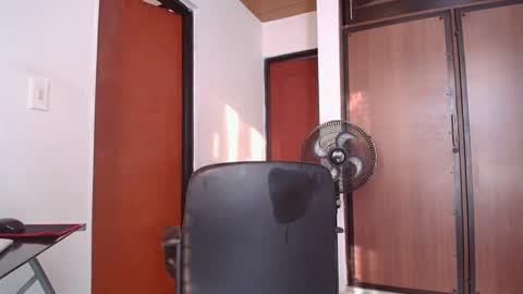 Snapshot of gigimiler8 chatting on 02/19/25, 10:09 Sharlotte  online show from 02/19/25, 10:09