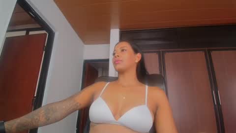 Snapshot of gigimiler8 chatting on 09/22/25, 08:44 Sharlotte  online show from 09/22/25, 08:44