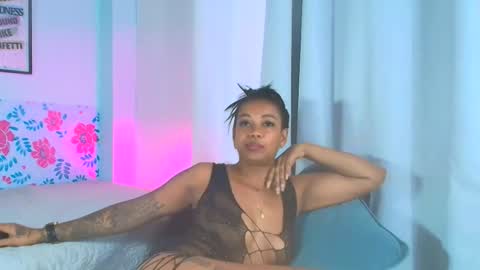 Sharlotte  online show from 11/25/25, 09:48