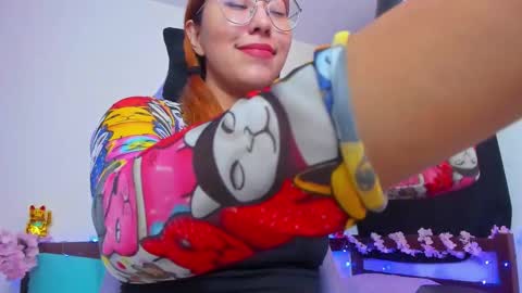 Snapshot of gigimooon chatting on 11/06/25, 01:17 gigimooon online show from 11/06/25, 01:17