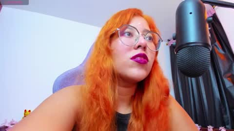 Snapshot of gigimooon chatting on 02/10/26, 01:43 gigimooon online show from 02/10/26, 01:43