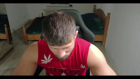 Snapshot of gigollo65 chatting on 04/04/26, 10:51 Moki online show from 04/04/26, 10:51