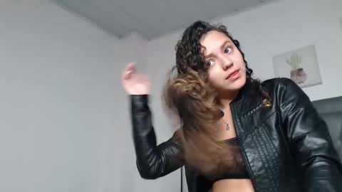 Giia  online show from 11/14/25, 07:45