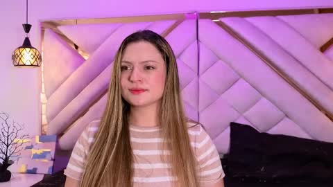 Giigii Hadid  online show from 04/10/26, 05:50