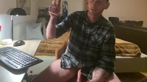 Snapshot of gilbertlachsmann chatting on 01/13/25, 05:44 Sebastian online show from 01/13/25, 05:44