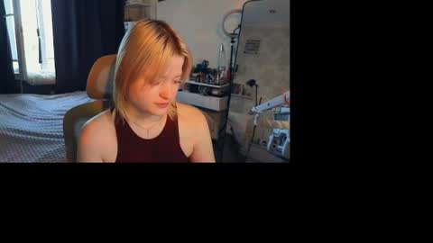 Snapshot of gimmergirls_ chatting on 07/14/26, 06:07 Klara online show from 07/14/26, 06:07