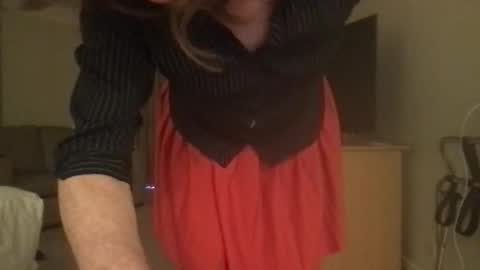 Snapshot of gina_cduk2 chatting on 11/10/25, 02:05 gina_cduk2 online show from 11/10/25, 02:05