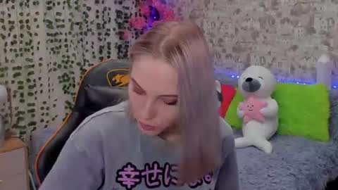 Snapshot of gina_lovelyy chatting on 06/26/26, 03:00 Gina online show from 06/26/26, 03:00