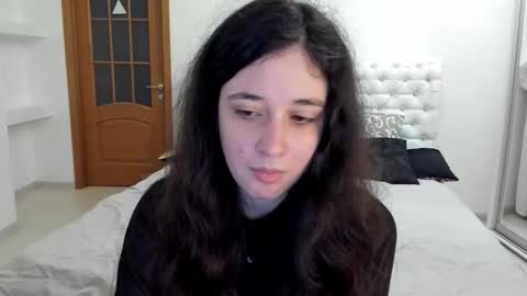 Kate online show from 09/25/25, 09:24