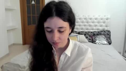 Kate online show from 11/11/25, 08:03