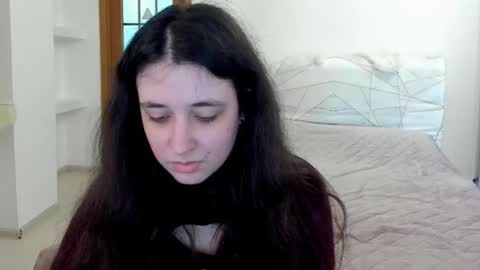 Kate online show from 04/15/26, 08:32