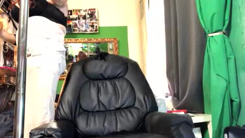 GinaGender online show from 11/08/25, 10:26