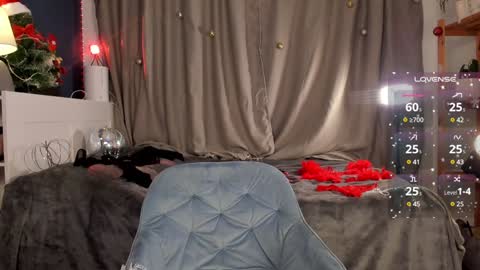 Snapshot of ginavontease chatting on 12/15/24, 12:38 Gina online show from 12/15/24, 12:38
