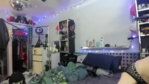 ginger_binj online show from 01/20/25, 07:58