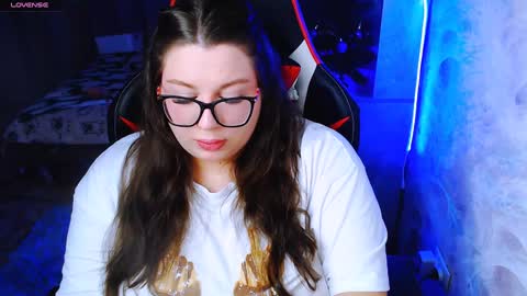 Snapshot of ginger_grayy chatting on 12/08/24, 07:43 Alexa here online show from 12/08/24, 07:43