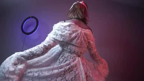 Snapshot of ginger_hugs chatting on 10/30/25, 10:10 im expecting 350 thumbs up on my altar online show from 10/30/25, 10:10