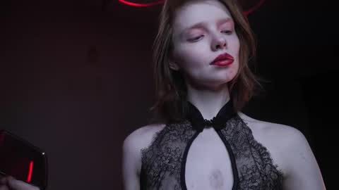 Snapshot of ginger_hugs chatting on 11/10/25, 10:09 im expecting 350 thumbs up on my altar online show from 11/10/25, 10:09