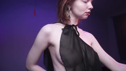 Snapshot of ginger_hugs chatting on 11/14/25, 10:07 im expecting 350 thumbs up on my altar online show from 11/14/25, 10:07