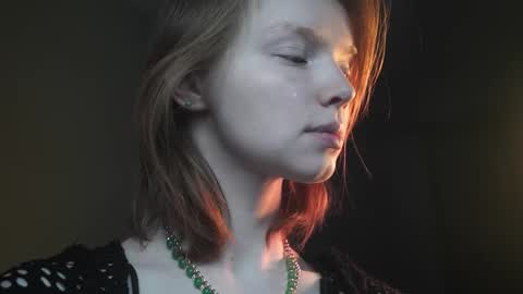 Snapshot of ginger_hugs chatting on 11/25/25, 10:10 im expecting 350 thumbs up on my altar online show from 11/25/25, 10:10