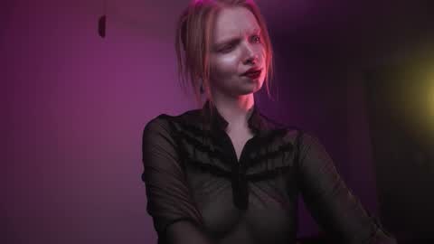 Snapshot of ginger_hugs chatting on 11/28/25, 10:12 im expecting 350 thumbs up on my altar online show from 11/28/25, 10:12