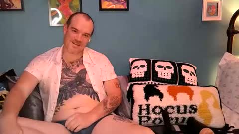 Snapshot of ginger_mcc chatting on 10/18/25, 12:13 Ginger McC online show from 10/18/25, 12:13