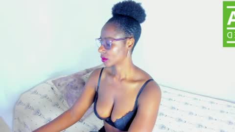 Snapshot of ginger_smil chatting on 06/18/26, 01:04 Diana online show from 06/18/26, 01:04