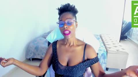 Snapshot of ginger_smil chatting on 07/10/26, 12:30 Diana online show from 07/10/26, 12:30